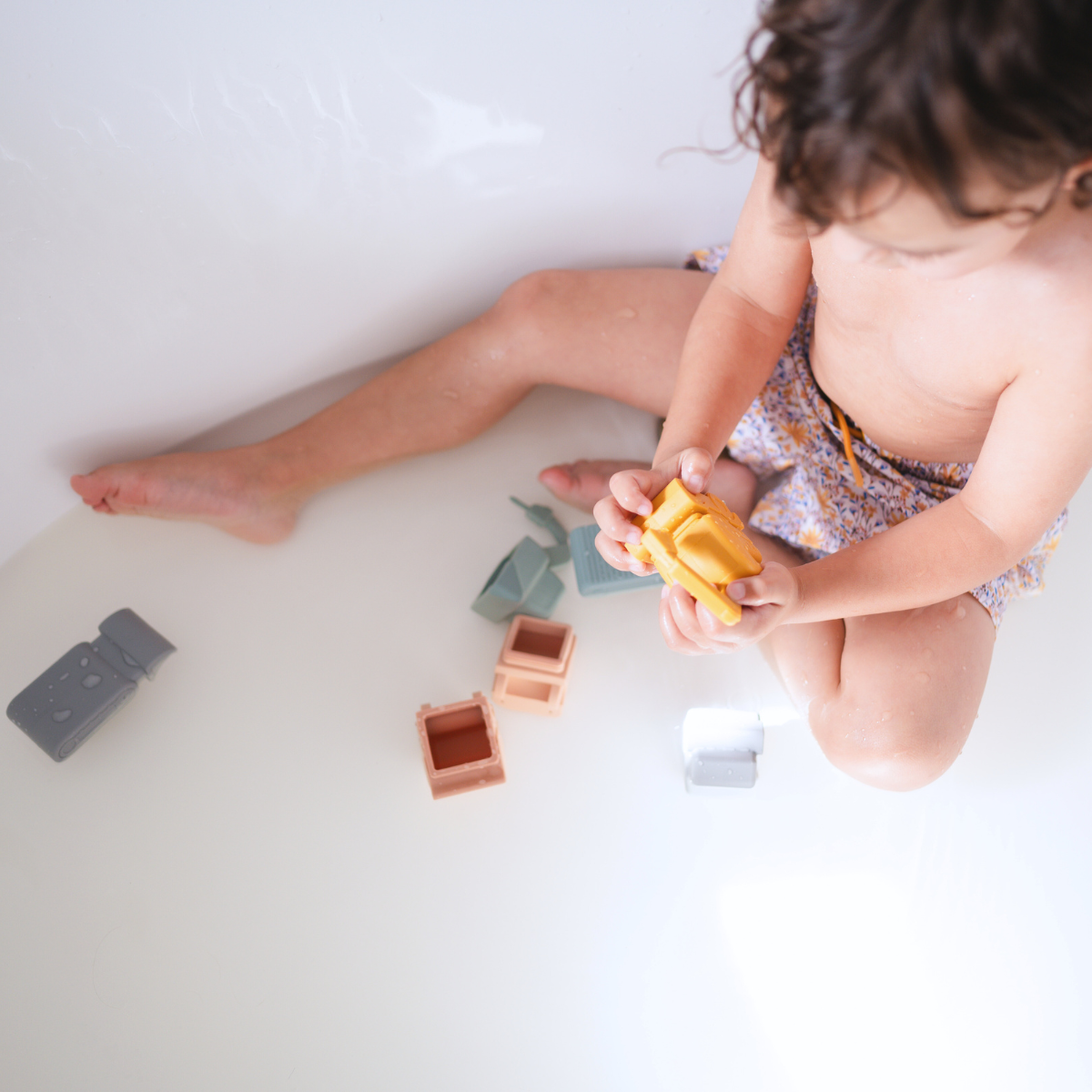 Construction Mold Free Bath Toys- Set of 4 - Summit and Nest